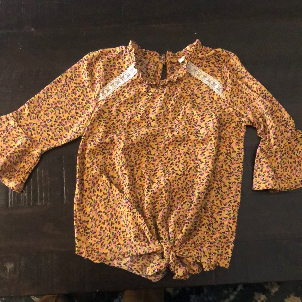 Little girl shirt (XS- 6)